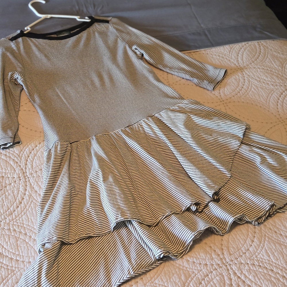 Ralph Lauren dress Size L black strips on grey back ground